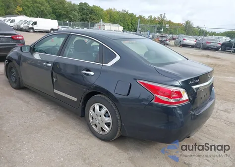 2015 Nissan Altima 2.5 S из США, поврежденный, VIN 1N4AL3AP9FC118330